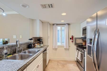 Awesome 3Br 2Bth 1 Block To Beach C2 Newport Beach Eksteriør bilde