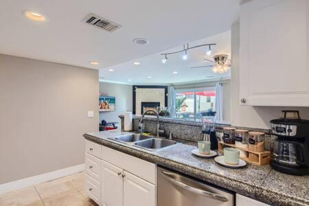 Awesome 3Br 2Bth 1 Block To Beach C2 Newport Beach Eksteriør bilde